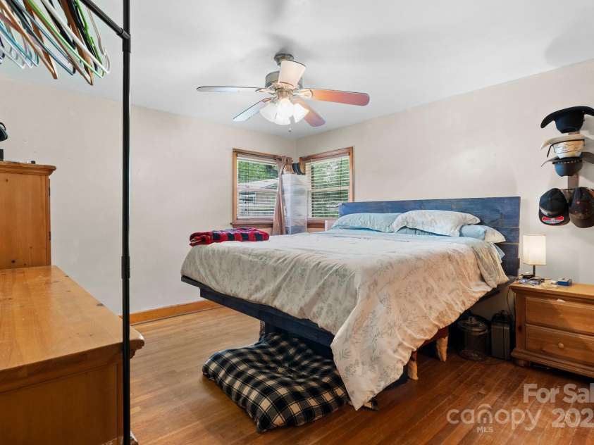206 Park Street, Morganton, NC 28655.  MLS# CAR4260242, YatesRealty ID 14774. 