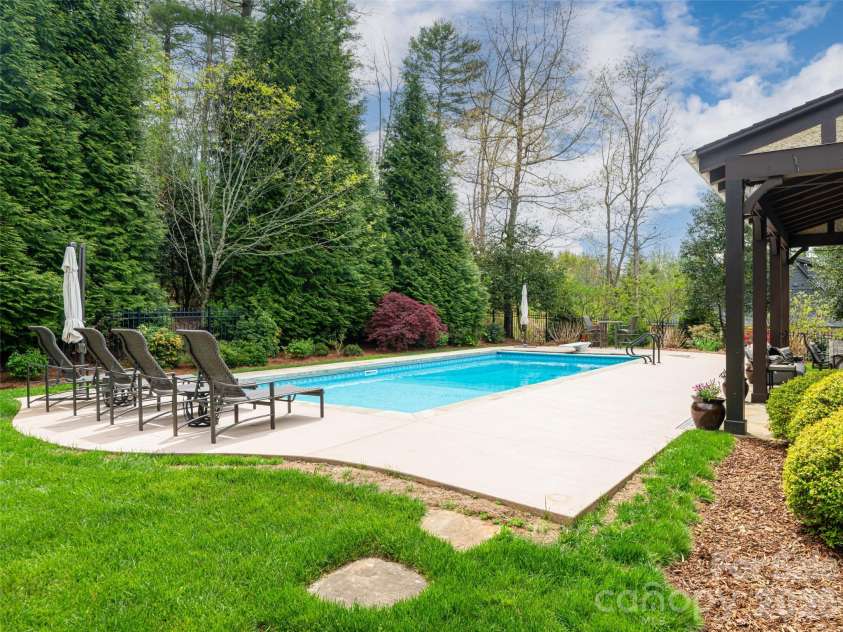 36 Ramble Way, Asheville, NC 28803.  MLS# CAR4370717, YatesRealty ID 14774. 