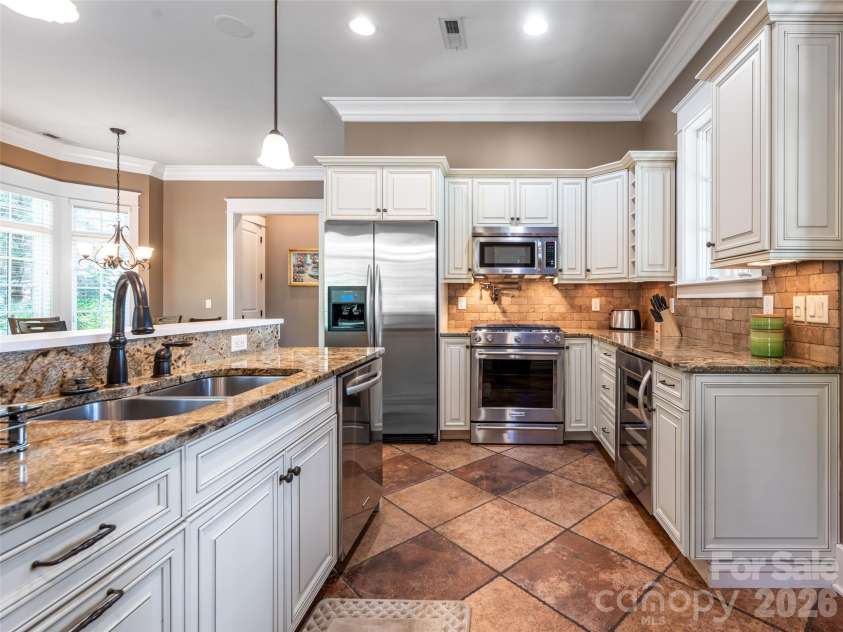 36 Ramble Way, Asheville, NC 28803.  MLS# CAR4370717, YatesRealty ID 14774. 