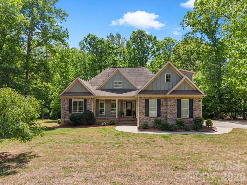 42 Woodridge Court, Columbus, NC 28722.  MLS# CAR4367047, YatesRealty ID 14775. 