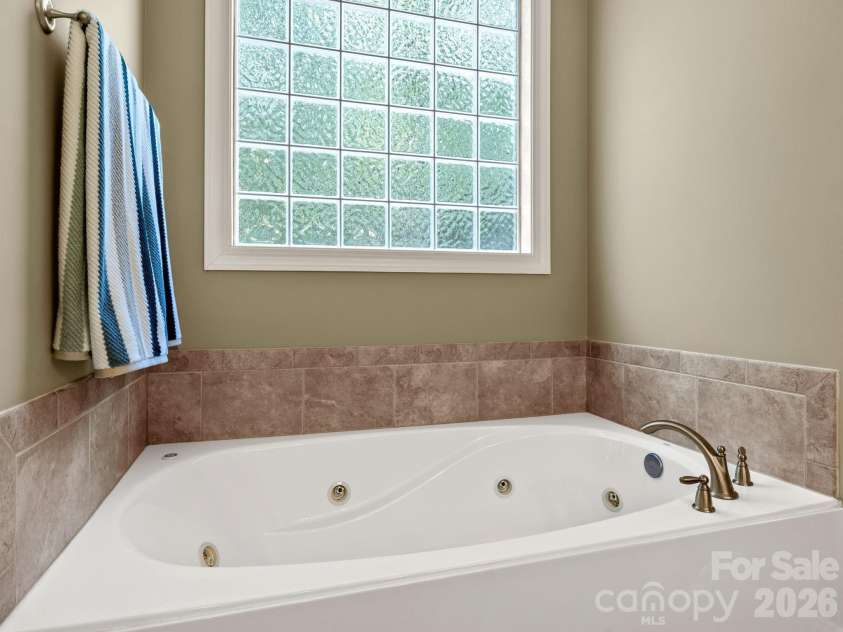 42 Woodridge Court, Columbus, NC 28722.  MLS# CAR4367047, YatesRealty ID 14775. 