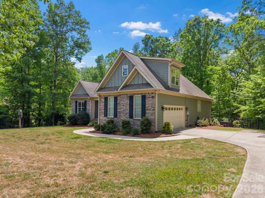 42 Woodridge Court, Columbus, NC 28722.  MLS# CAR4367047, YatesRealty ID 14775. 