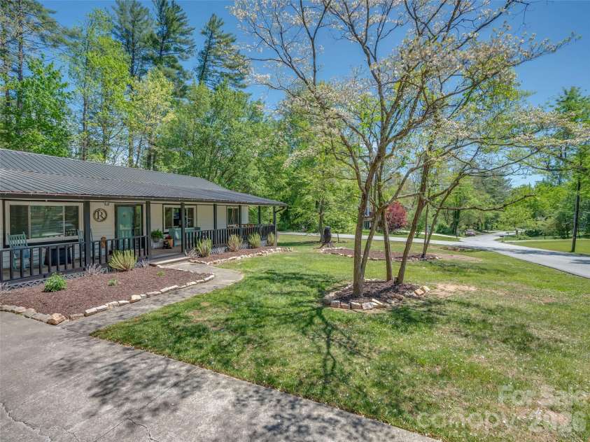109 Scarlet Drive, Fletcher, NC 28732.  MLS# CAR4371533, YatesRealty ID 14776. 