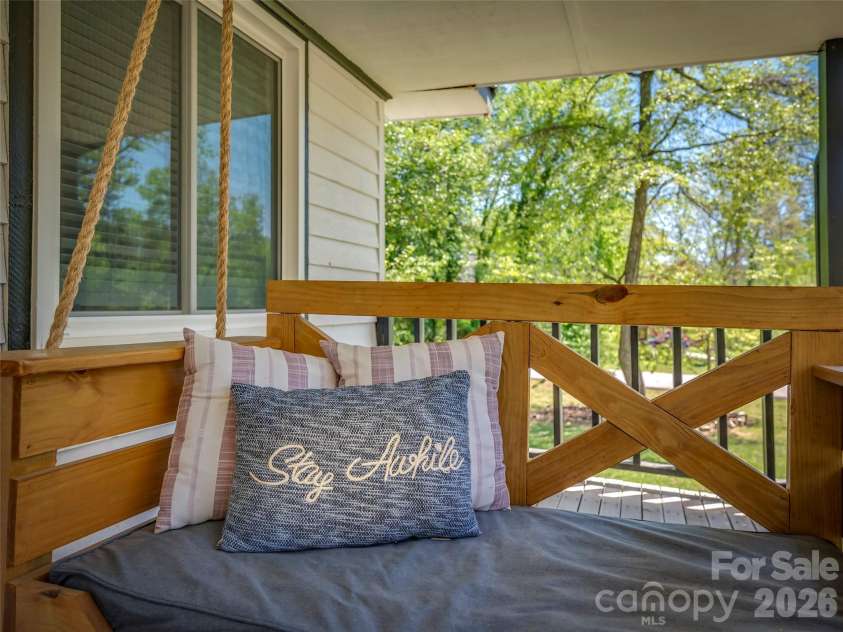 109 Scarlet Drive, Fletcher, NC 28732.  MLS# CAR4371533, YatesRealty ID 14776. 