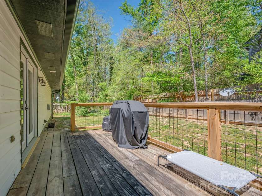 109 Scarlet Drive, Fletcher, NC 28732.  MLS# CAR4371533, YatesRealty ID 14776. 