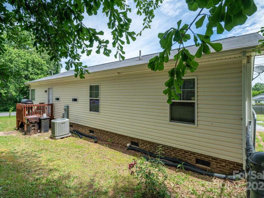792 Carolina Mill Circle, Lincolnton, NC 28092.  MLS# CAR4262766, YatesRealty ID 14776. 