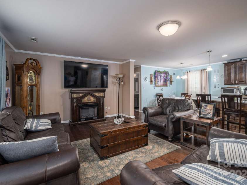 792 Carolina Mill Circle, Lincolnton, NC 28092.  MLS# CAR4262766, YatesRealty ID 14776. 
