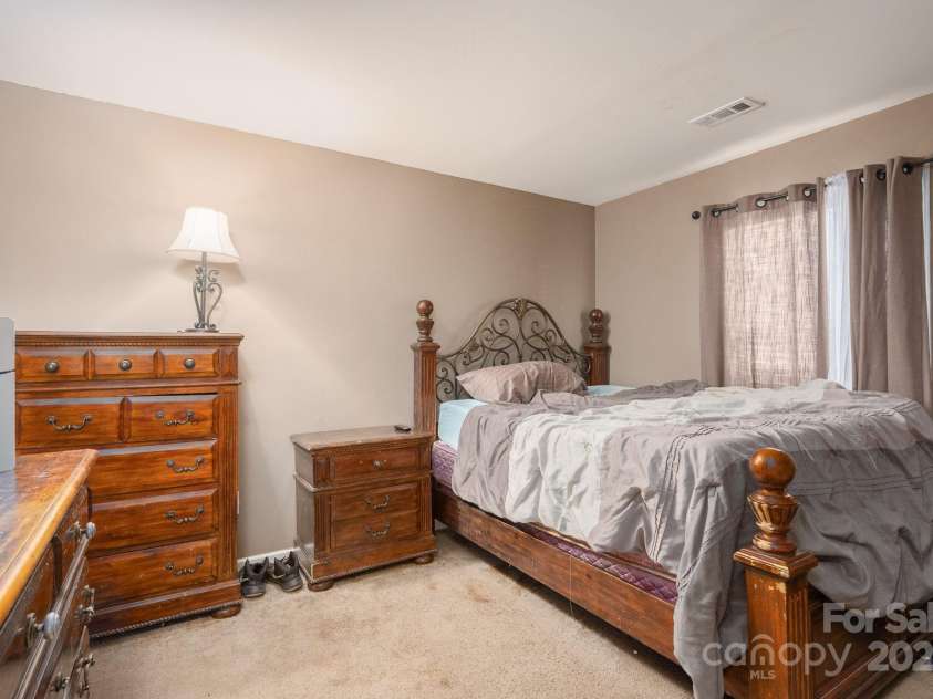 792 Carolina Mill Circle, Lincolnton, NC 28092.  MLS# CAR4262766, YatesRealty ID 14776. 