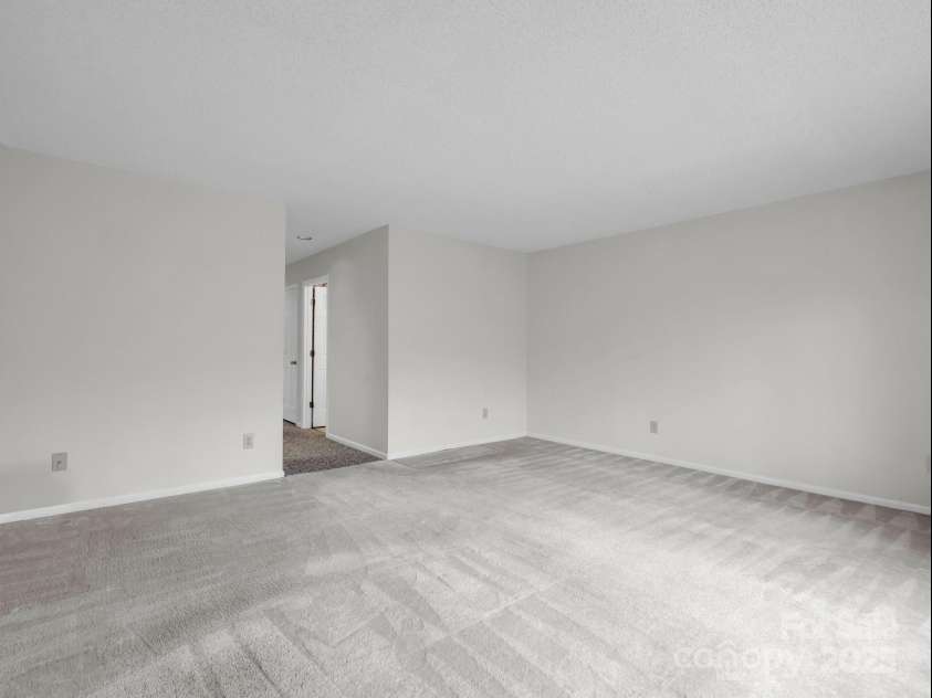 31 Hunting Country Trail, Tryon, NC 28782.  MLS# CAR4240091, YatesRealty ID 14777. Primary Bedroom