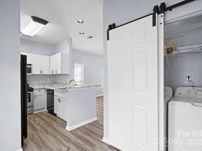 6443 Mallard View Lane, Charlotte, NC 28269.  MLS# CAR4261552, YatesRealty ID 14777. 