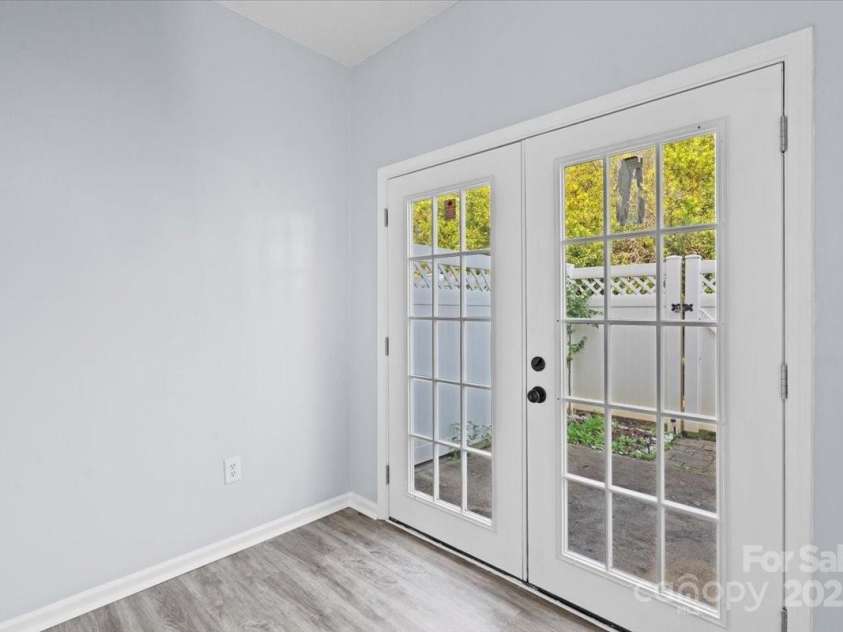 6443 Mallard View Lane, Charlotte, NC 28269.  MLS# CAR4261552, YatesRealty ID 14777. 