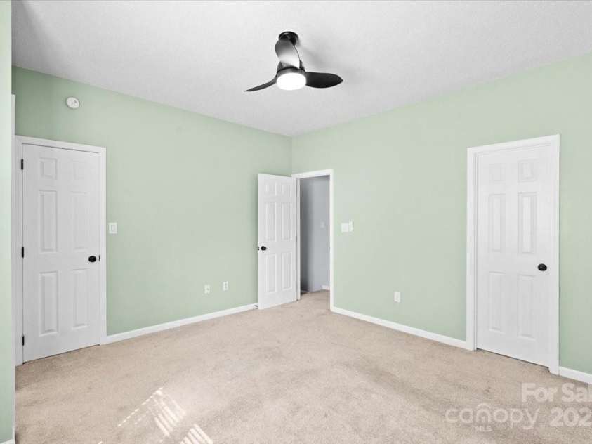 6443 Mallard View Lane, Charlotte, NC 28269.  MLS# CAR4261552, YatesRealty ID 14777. 