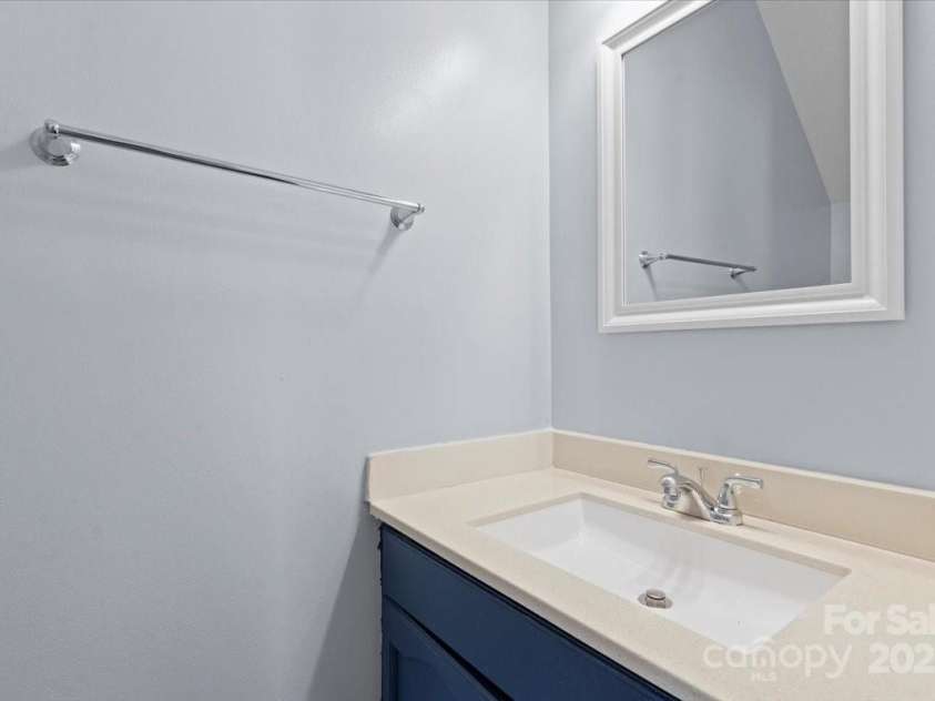 6443 Mallard View Lane, Charlotte, NC 28269.  MLS# CAR4261552, YatesRealty ID 14777. 