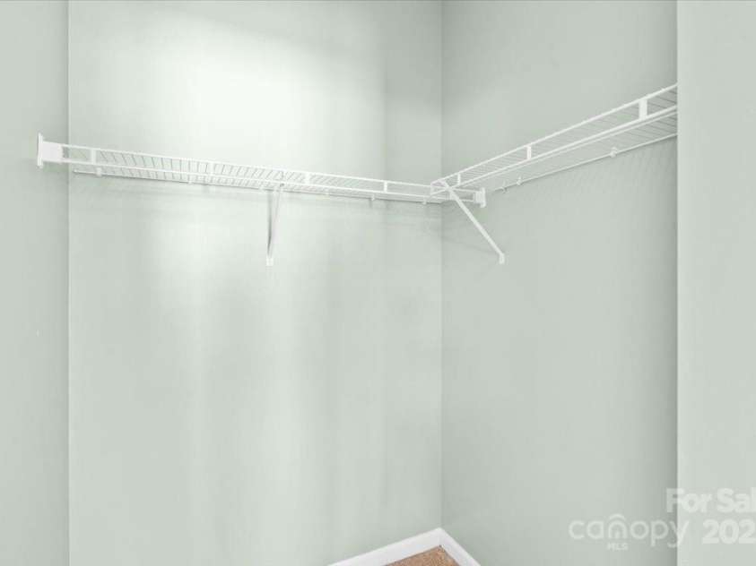 6443 Mallard View Lane, Charlotte, NC 28269.  MLS# CAR4261552, YatesRealty ID 14777. 