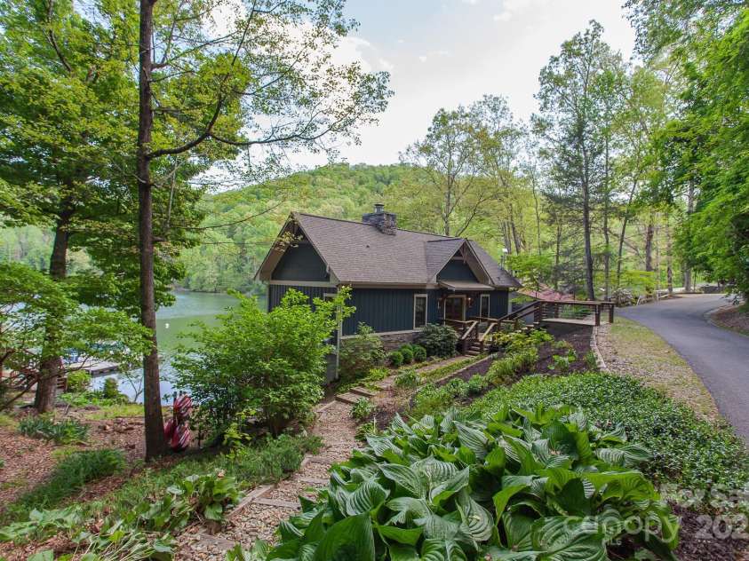 234 Forest Lake Road, Robbinsville, NC 28771.  MLS# CAR4262967, YatesRealty ID 14778. 