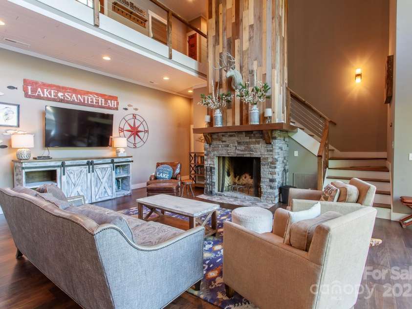 234 Forest Lake Road, Robbinsville, NC 28771.  MLS# CAR4262967, YatesRealty ID 14778. 