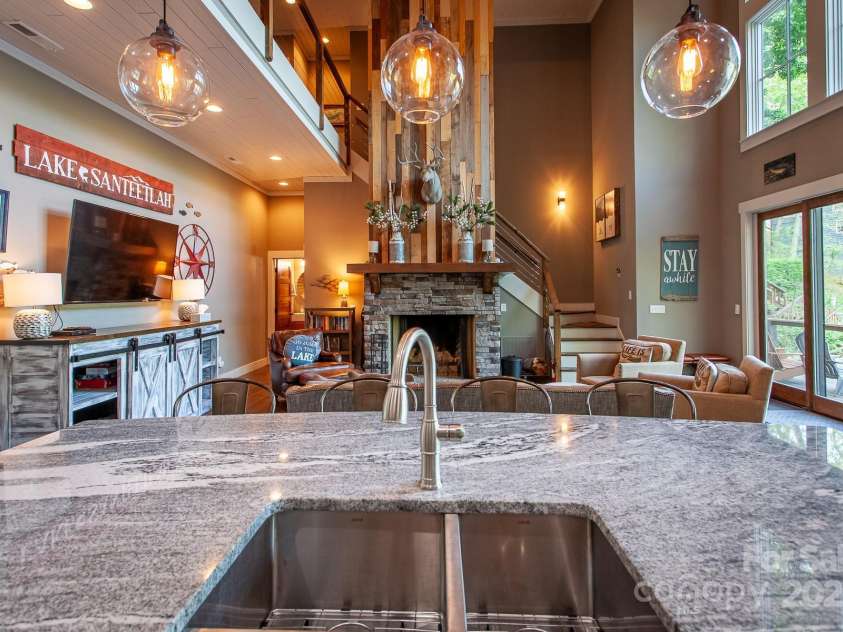 234 Forest Lake Road, Robbinsville, NC 28771.  MLS# CAR4262967, YatesRealty ID 14778. 