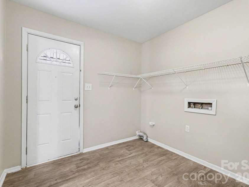 5212 Barrington Drive, Charlotte, NC 28215.  MLS# CAR4358245, YatesRealty ID 14779. 