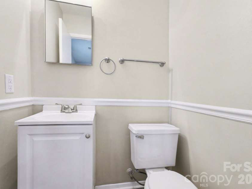 5212 Barrington Drive, Charlotte, NC 28215.  MLS# CAR4358245, YatesRealty ID 14779. 