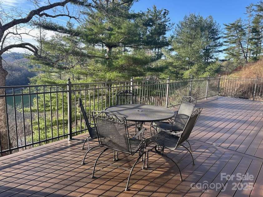 520 Landing Ridge Circle, Jefferson, NC 28640.  MLS# CAR4320460, YatesRealty ID 1478. 