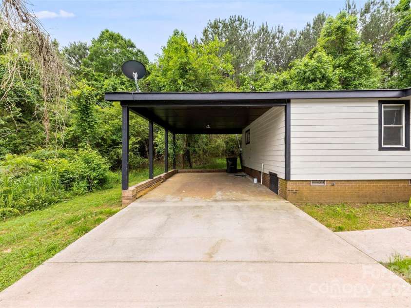 103 Fleetwood Road, York, SC 29745.  MLS# CAR4262811, YatesRealty ID 14780. 