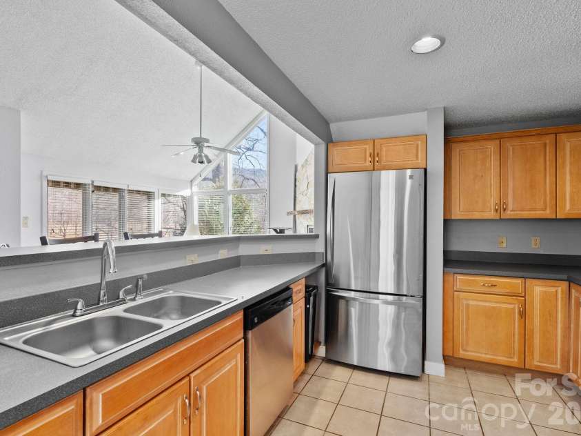 299 Blue Ridge Drive, Marion, NC 28752.  MLS# CAR4336524, YatesRealty ID 14780. 