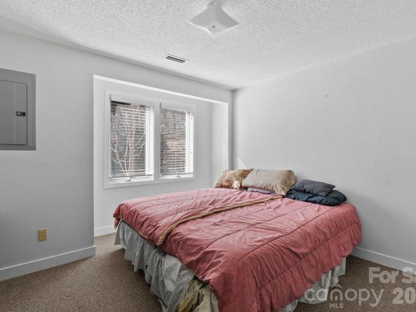 299 Blue Ridge Drive, Marion, NC 28752.  MLS# CAR4336524, YatesRealty ID 14780. 