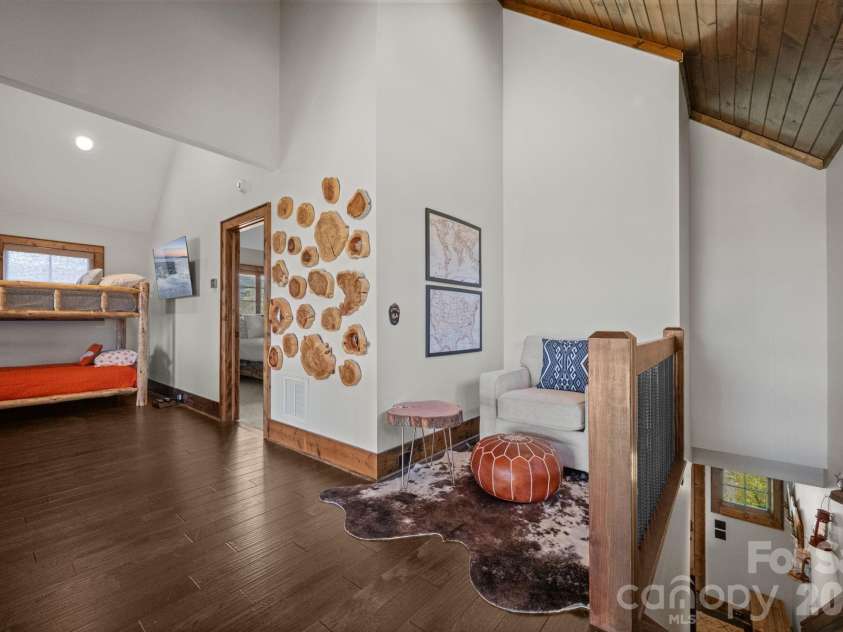23 Eagle Park Circle, Banner Elk, NC 28604.  MLS# CAR4373835, YatesRealty ID 14781. Reading nook