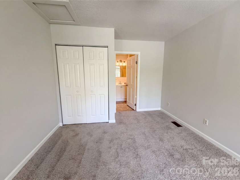 411 Ewing Drive, Belmont, NC 28012.  MLS# CAR4373265, YatesRealty ID 14787. 
