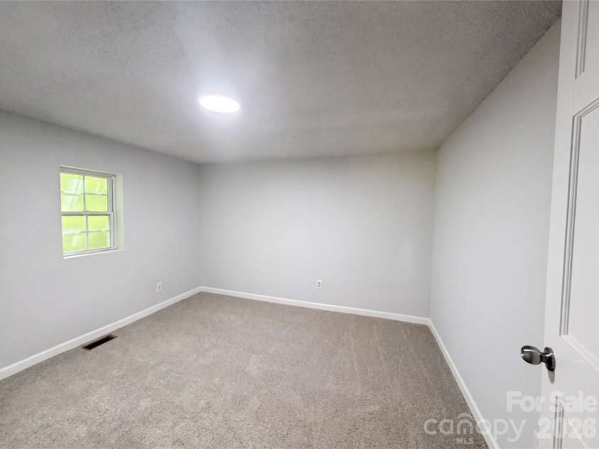 411 Ewing Drive, Belmont, NC 28012.  MLS# CAR4373265, YatesRealty ID 14787. 