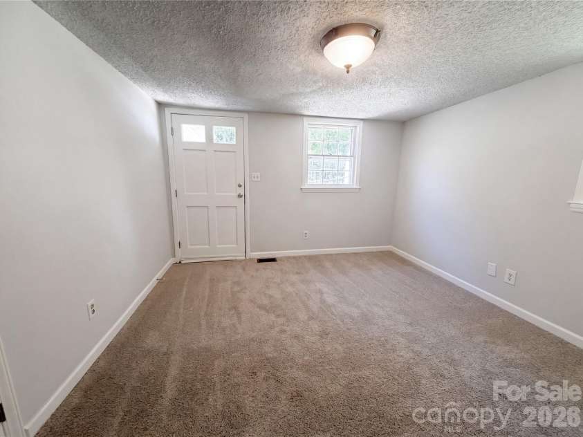 411 Ewing Drive, Belmont, NC 28012.  MLS# CAR4373265, YatesRealty ID 14787. 