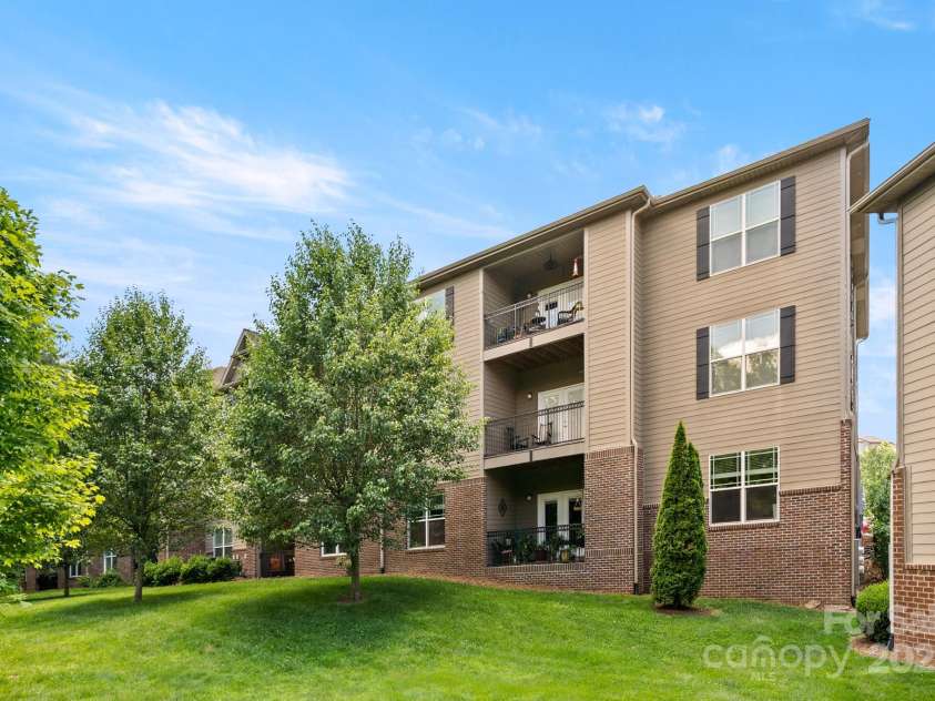 142 Brickton Village Circle, Fletcher, NC 28732.  MLS# CAR4260055, YatesRealty ID 14788. 
