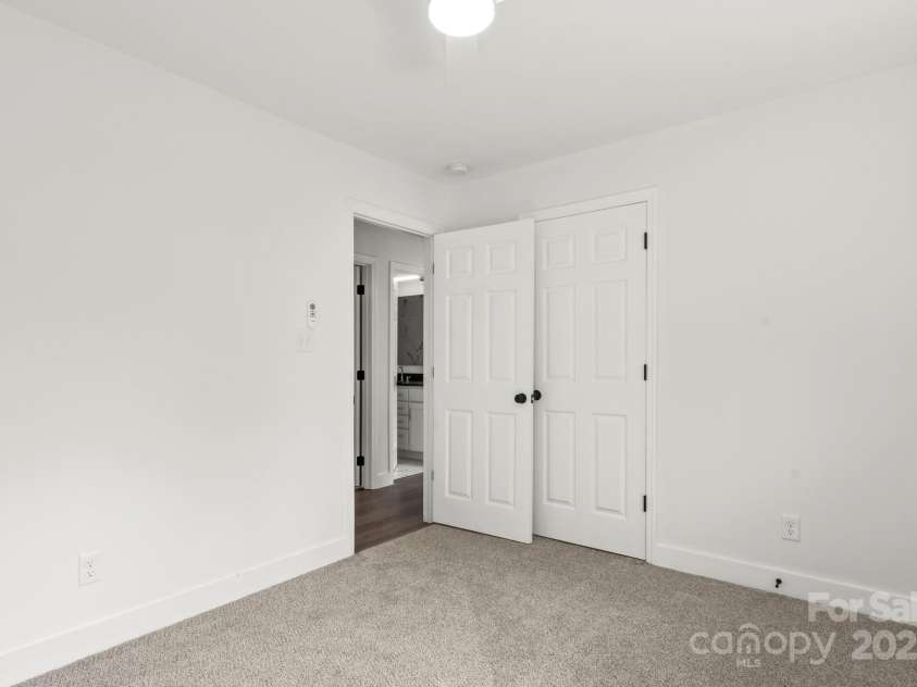 9235 Edgevale Drive, Charlotte, NC 28216.  MLS# CAR4303400, YatesRealty ID 1479. 