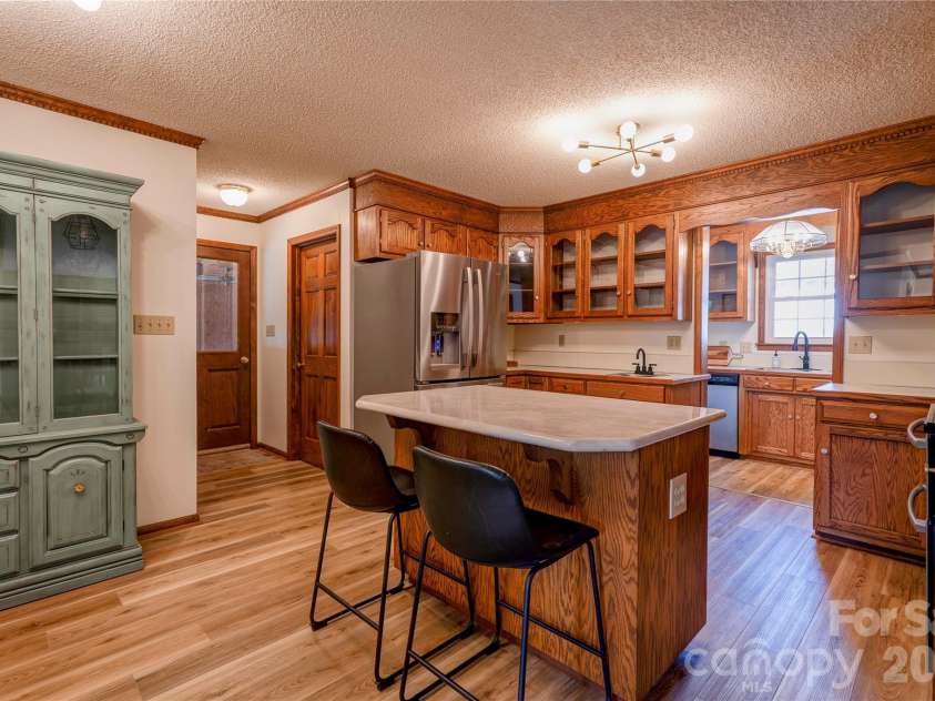 203 Carolina Drive, Cherryville, NC 28021.  MLS# CAR4361749, YatesRealty ID 14790. Kitchen