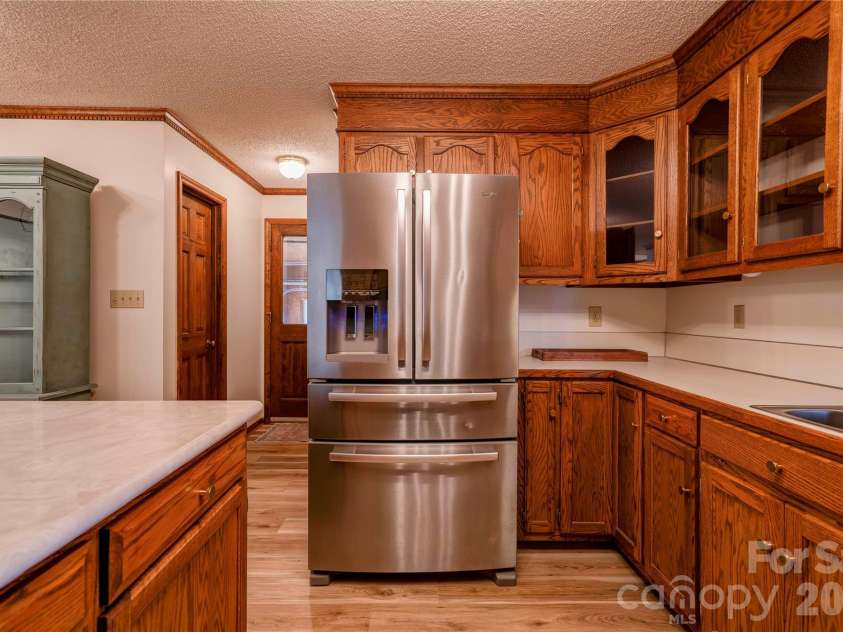203 Carolina Drive, Cherryville, NC 28021.  MLS# CAR4361749, YatesRealty ID 14790. Kitchen