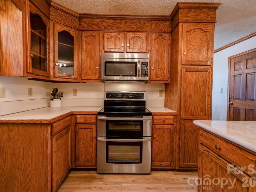 203 Carolina Drive, Cherryville, NC 28021.  MLS# CAR4361749, YatesRealty ID 14790. Kitchen