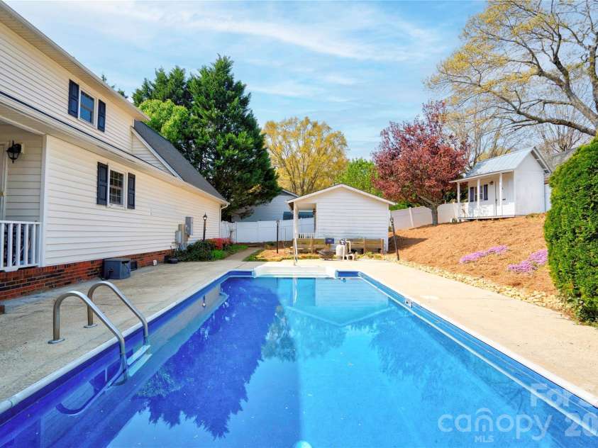 203 Carolina Drive, Cherryville, NC 28021.  MLS# CAR4361749, YatesRealty ID 14790. Pool