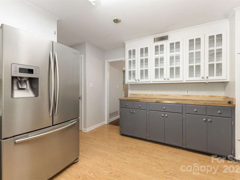507 Richards Drive, Shelby, NC 28150.  MLS# CAR4256868, YatesRealty ID 14790. Butcher block countertops on one wall