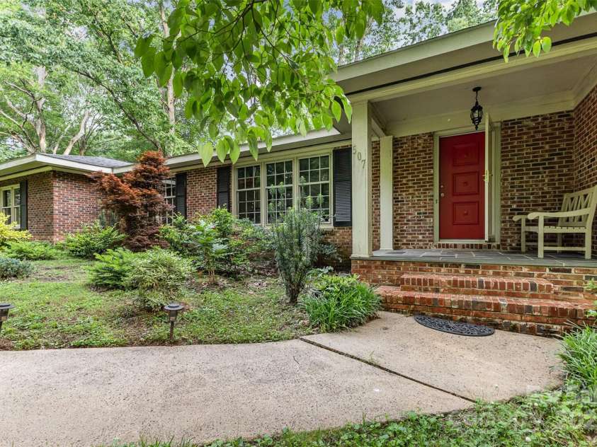 507 Richards Drive, Shelby, NC 28150.  MLS# CAR4256868, YatesRealty ID 14790. Covered front porch with slate flooring