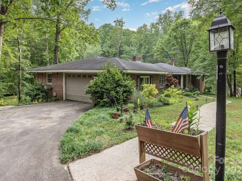 507 Richards Drive, Shelby, NC 28150.  MLS# CAR4256868, YatesRealty ID 14790. Garage and additional parking on the side of the house