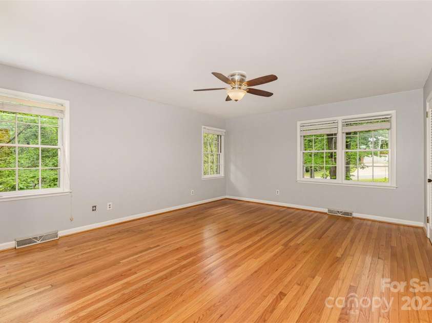 507 Richards Drive, Shelby, NC 28150.  MLS# CAR4256868, YatesRealty ID 14790. Primary bedroom...