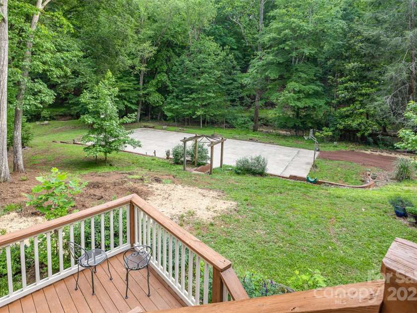 507 Richards Drive, Shelby, NC 28150.  MLS# CAR4256868, YatesRealty ID 14790. You have your own basketball court!