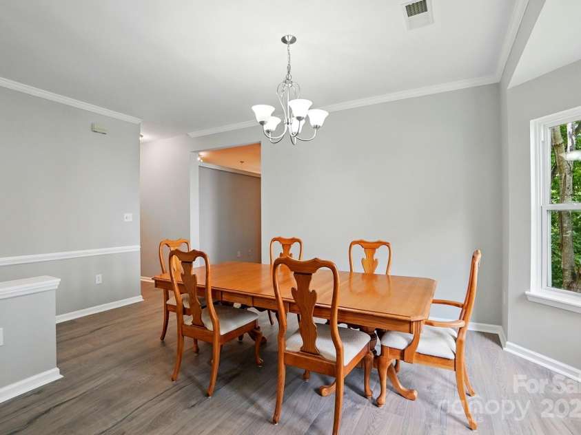 4612 Saxonbury Way, Charlotte, NC 28269.  MLS# CAR4263076, YatesRealty ID 14791. Dining Room