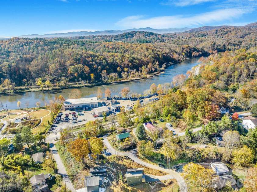 67 Crestfield Avenue, Asheville, NC 28804.  MLS# CAR4351848, YatesRealty ID 14793. 