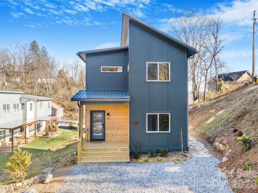 67 Crestfield Avenue, Asheville, NC 28804.  MLS# CAR4351848, YatesRealty ID 14793. Custom New Construction Green Built Home 