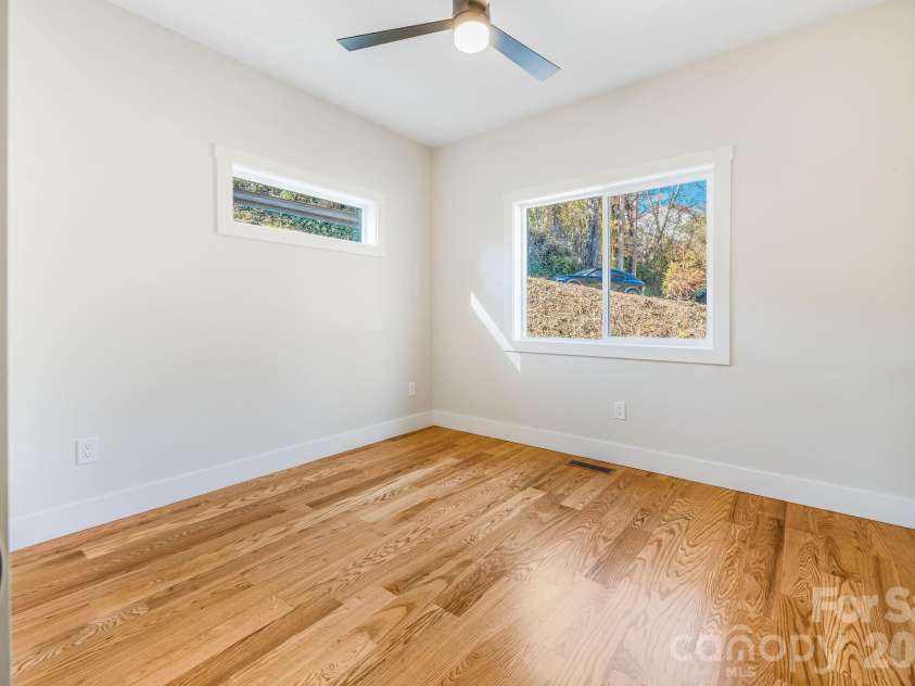 67 Crestfield Avenue, Asheville, NC 28804.  MLS# CAR4351848, YatesRealty ID 14793. Main level bedroom
