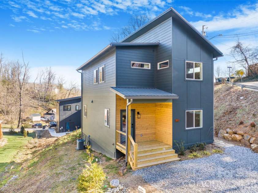 67 Crestfield Avenue, Asheville, NC 28804.  MLS# CAR4351848, YatesRealty ID 14793. Modern Home Construction 