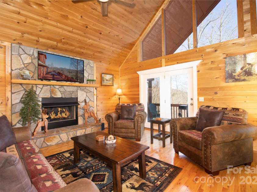 693 Blackberry Ridge Road, Burnsville, NC 28714.  MLS# CAR4261238, YatesRealty ID 14793. 