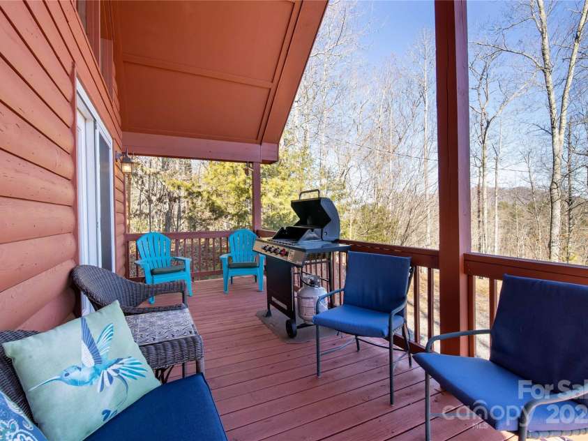 693 Blackberry Ridge Road, Burnsville, NC 28714.  MLS# CAR4261238, YatesRealty ID 14793. 