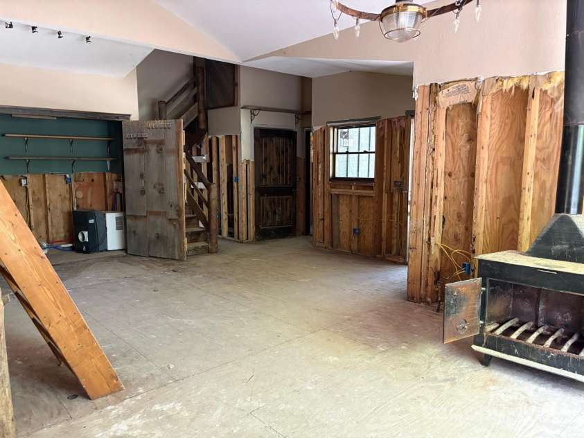 257 River Road, Newland, NC 28657.  MLS# CAR4263273, YatesRealty ID 14794. 